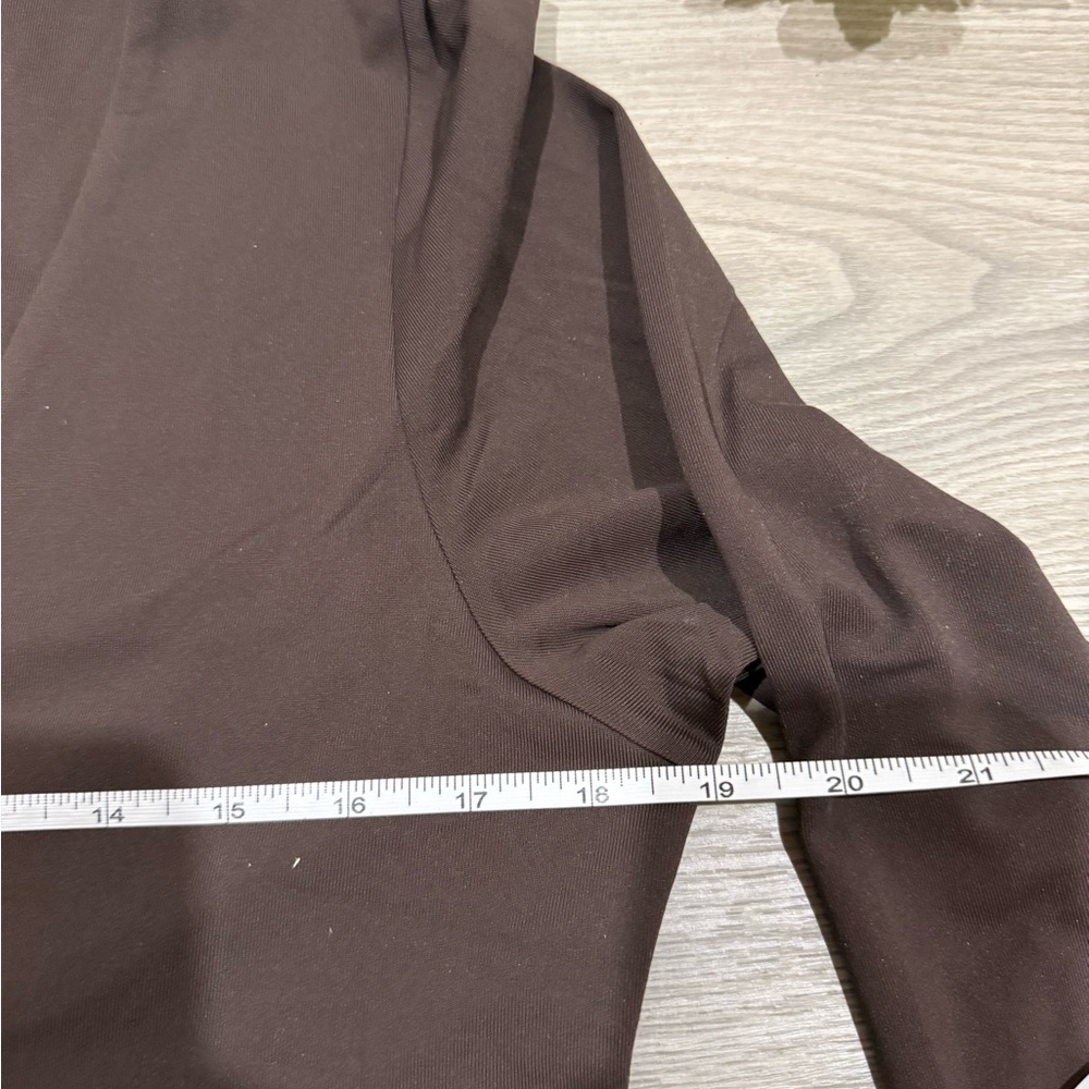 ARITIZA Babaton Contour Long Sleeve Brown Top Size XL - Picture 7 of 8